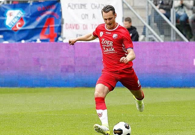 空中綻放出 空中綻放出