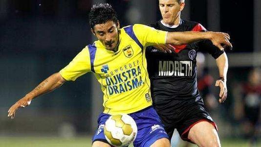 足球场上的 足球场上的