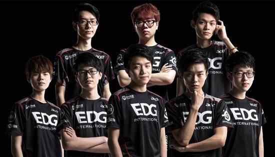 厦外线持球 厦外线持球